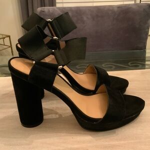 Like NEW!  Suede Franco Sarto Black platforms size 6.5